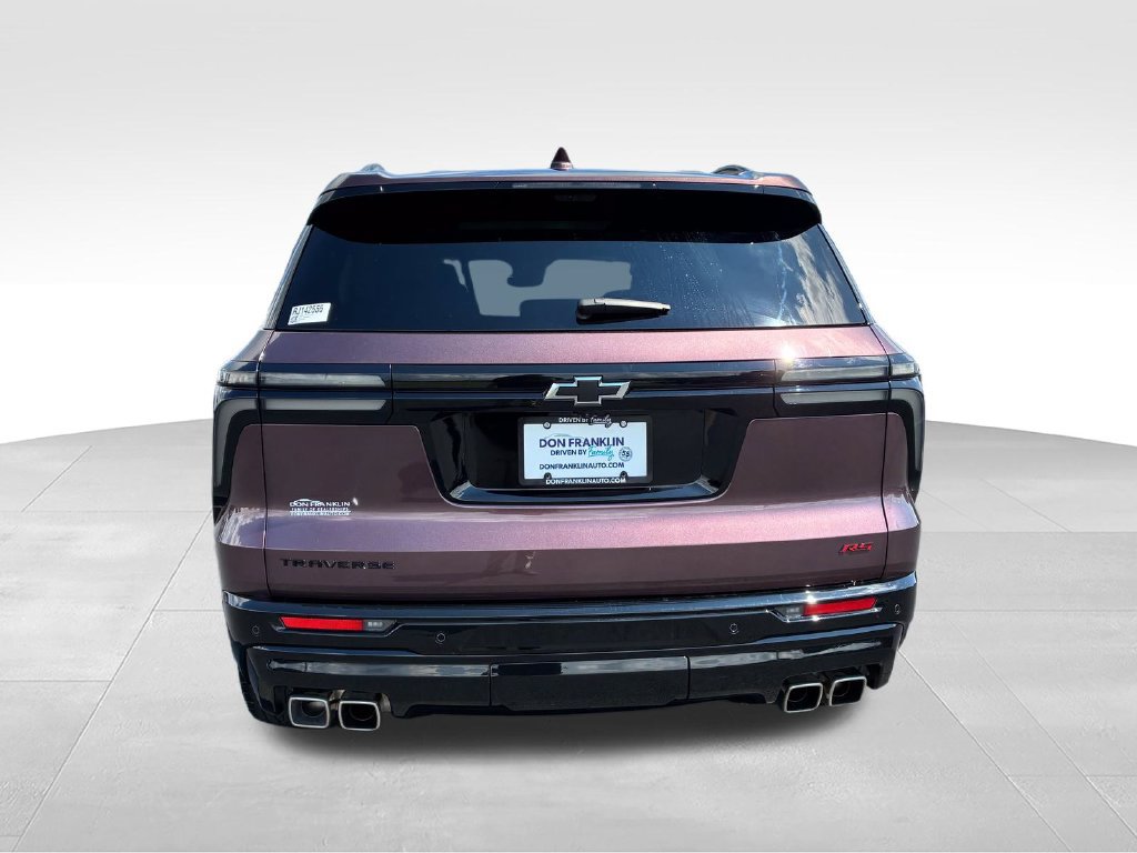 Used 2024 Chevrolet Traverse RS FWD image 4
