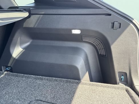 Used 2024 Volkswagen Atlas Cross Sport SEL Premium R-Line image 38