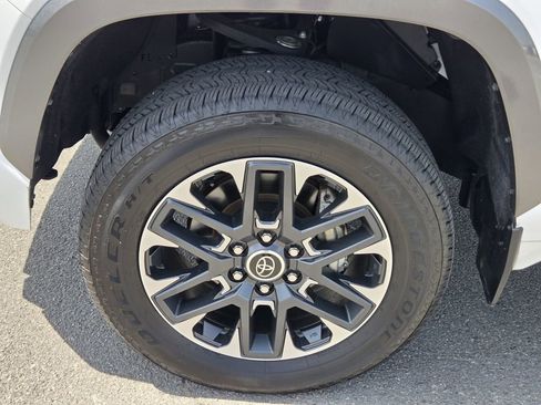 Used 2023 Toyota Tundra Limited AWD/4WD image 17