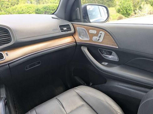 Used 2020 Mercedes-Benz GLS 450 4MATIC image 26