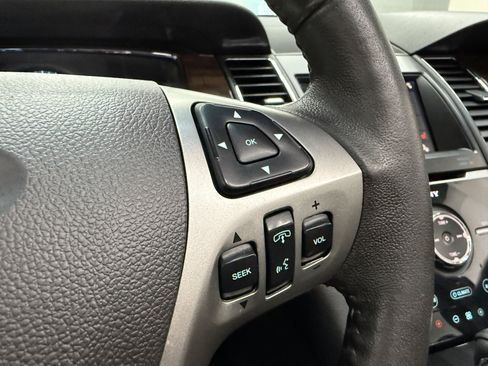Used 2014 Ford Taurus SEL image 16