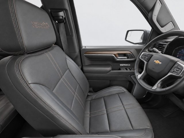Used 2023 Chevrolet Silverado 1500 High Country w/ Technology Package AWD/4WD image 20
