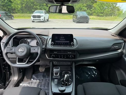 Used 2023 Nissan Rogue S AWD/4WD image 11