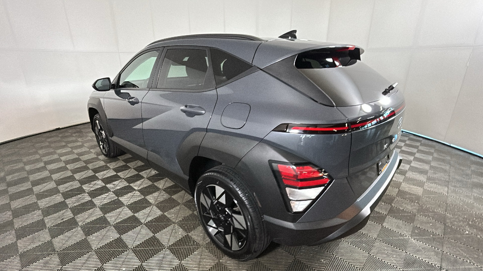 Used 2024 Hyundai Kona SEL AWD/4WD image 5
