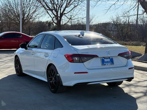 Used 2024 Honda Civic Sport image 3