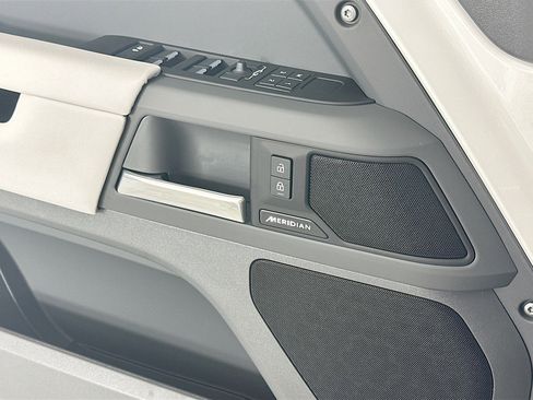 Used 2026 Land Rover Defender 110 S image 16