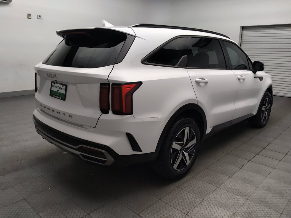 Used 2022 Kia Sorento S w/ Panoramic Sunroof Package FWD image 9