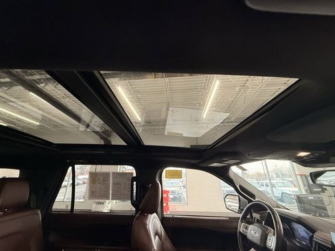 Used 2024 Ford Expedition Max Limited image 29