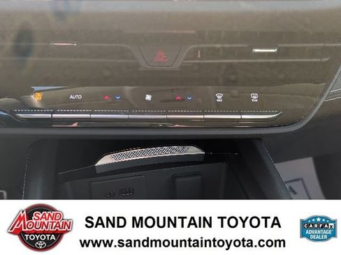 Used 2024 Buick Envision Sport Touring AWD/4WD image 21