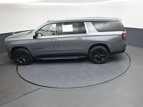 Used 2021 Chevrolet Suburban Premier w/ Premium Package image 34