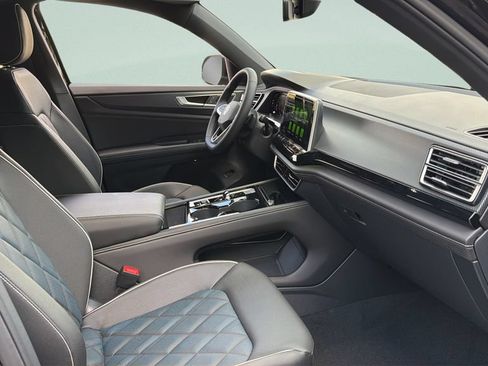 New 2026 Volkswagen Atlas Cross Sport SEL Premium R-Line AWD/4WD image 30