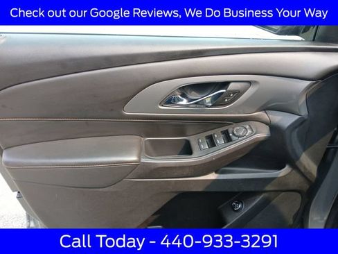Used 2018 Chevrolet Traverse LT FWD image 18