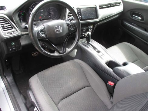 Used 2020 Honda HR-V Sport image 12