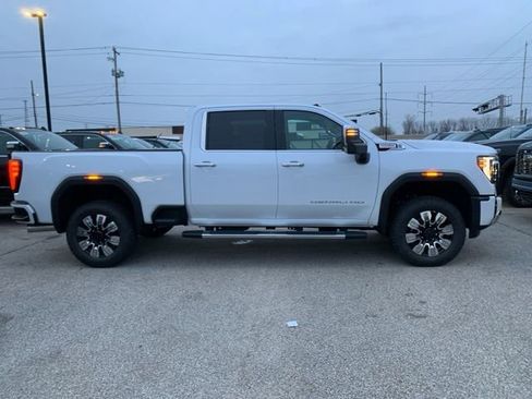 New 2026 GMC Sierra 2500 Denali w/ Denali Reserve Package image 3