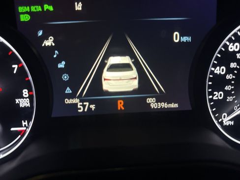 Used 2019 Toyota Avalon Touring w/ Advanced Safety Package image 10