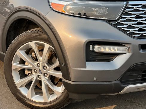 Used 2022 Ford Explorer Platinum w/ Equipment Group 601A AWD/4WD image 32