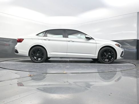New 2026 Volkswagen Jetta SE FWD image 28