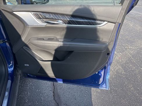 Used 2025 Cadillac XT6 Premium Luxury image 25