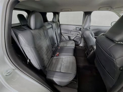 Used 2025 Mitsubishi Outlander SE AWD/4WD image 30