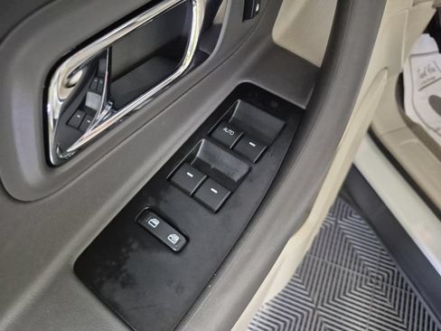 Used 2011 Ford Taurus SE FWD image 7