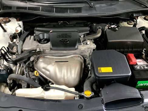 Used 2015 Toyota Camry LE image 28