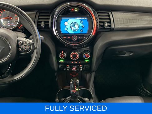 Used 2020 MINI Cooper 2-Door Hardtop image 16