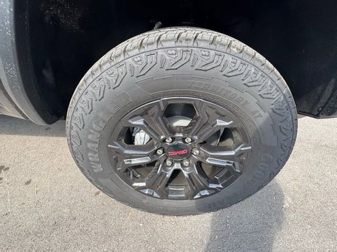 New 2025 GMC Canyon Elevation w/ Convenience Package image 26