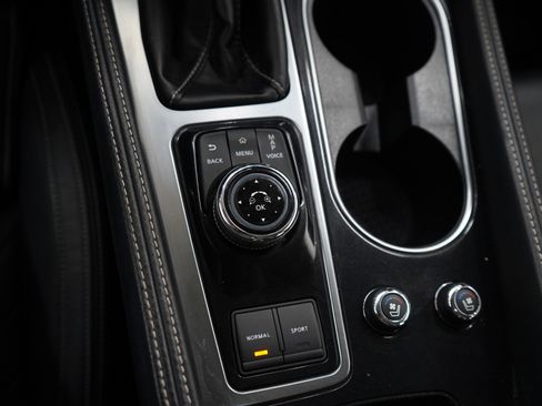 Used 2017 Nissan Maxima Platinum image 23