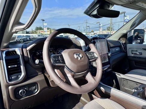 Used 2025 RAM 2500 Laramie w/ Towing Technology Group image 13