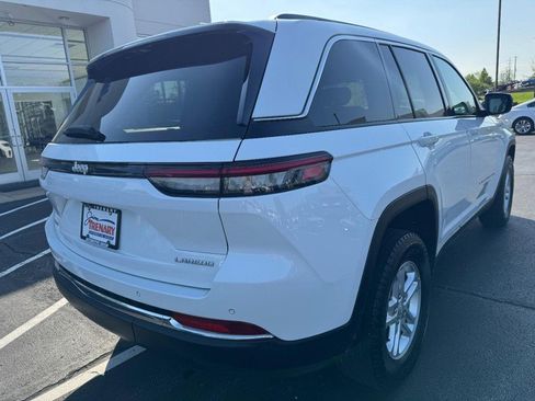 Used 2024 Jeep Grand Cherokee Laredo w/ Luxury Tech Group I AWD/4WD image 3
