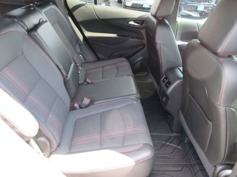 Certified 2024 Chevrolet Equinox RS FWD image 18
