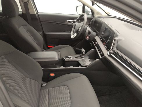 Used 2024 Kia Sportage LX FWD image 21