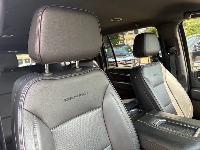 Used 2023 GMC Yukon XL Denali AWD/4WD image 28