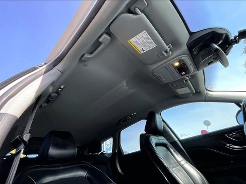 Used 2021 Lincoln Corsair Standard w/ Equipment Group 101A image 13