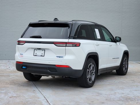 Used 2022 Jeep Grand Cherokee Trailhawk w/ Luxury Tech Group III AWD/4WD image 8
