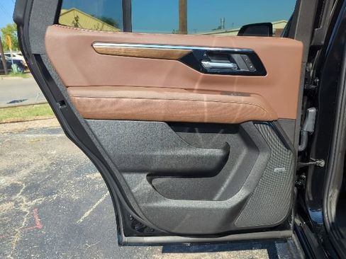 New 2026 Chevrolet Tahoe High Country w/ Sun And Tow Package image 9