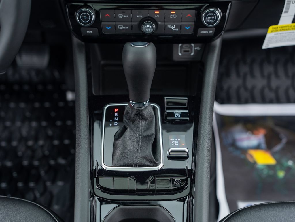 New 2026 Jeep Compass Latitude w/ Sun and Sound Group AWD/4WD image 19