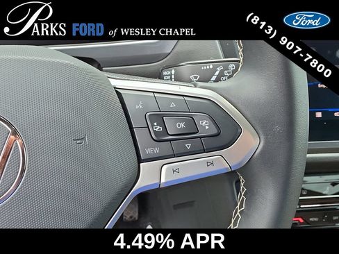 Used 2024 Volkswagen Tiguan SE w/ Panoramic Sunroof Package FWD image 31