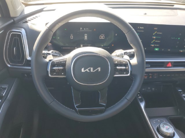 Used 2025 Kia Sorento EX AWD/4WD image 12