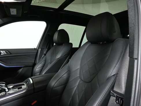 Used 2023 BMW X5 xDrive40i w/ Premium Package image 4