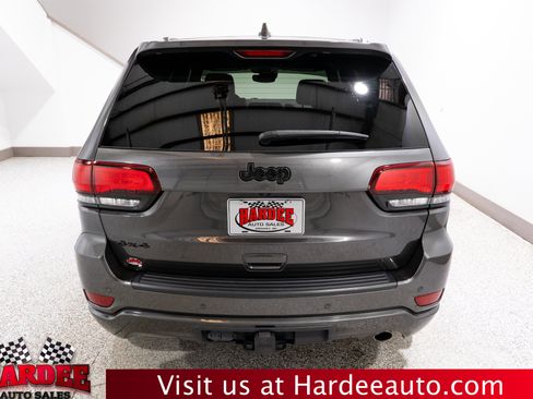 Used 2021 Jeep Grand Cherokee Laredo X AWD/4WD image 4