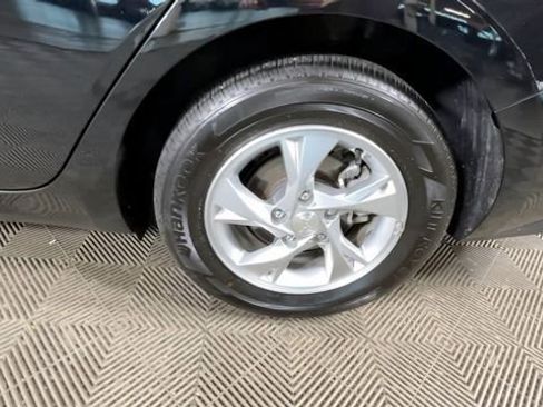 Certified 2023 Hyundai Elantra SE FWD image 15