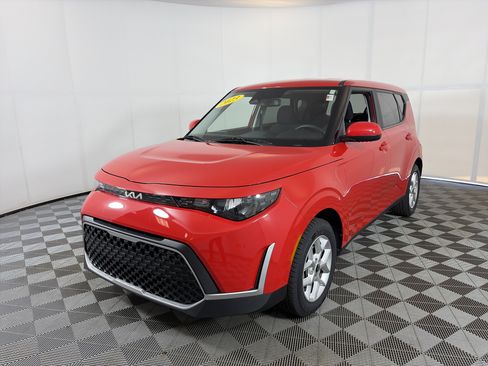 Certified 2023 Kia Soul LX w/ Option Group 015 FWD image 2