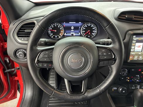Used 2021 Jeep Renegade Latitude AWD/4WD image 22
