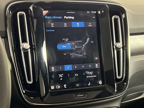 Certified 2023 Volvo C40 P8 Recharge Ultimate image 18