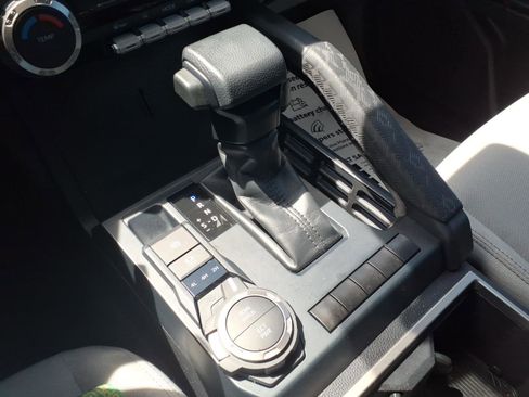 Certified 2024 Toyota Tacoma SR5 AWD/4WD image 19
