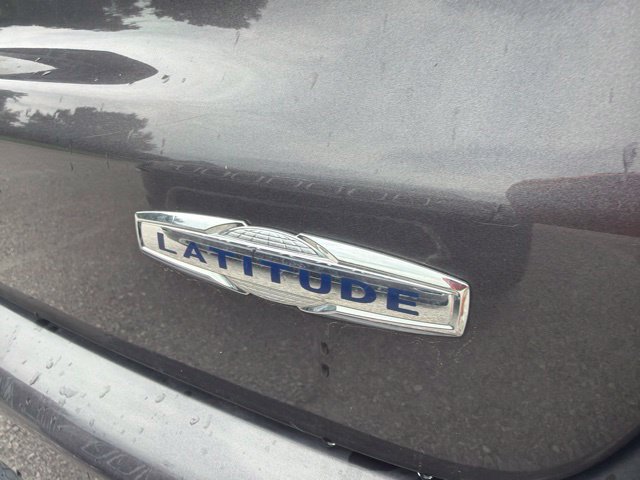 Used 2024 Jeep Compass Latitude AWD/4WD image 11