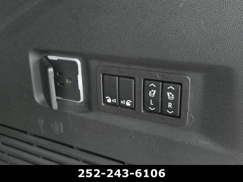 Used 2023 GMC Yukon Denali Ultimate AWD/4WD image 42