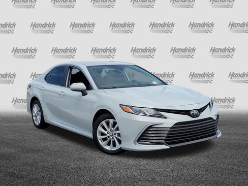 Used 2024 Toyota Camry LE FWD image 2