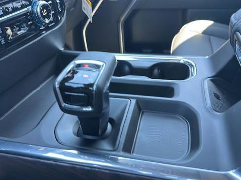 New 2026 GMC Sierra 1500 SLT w/ SLT Premium Plus Package AWD/4WD image 17